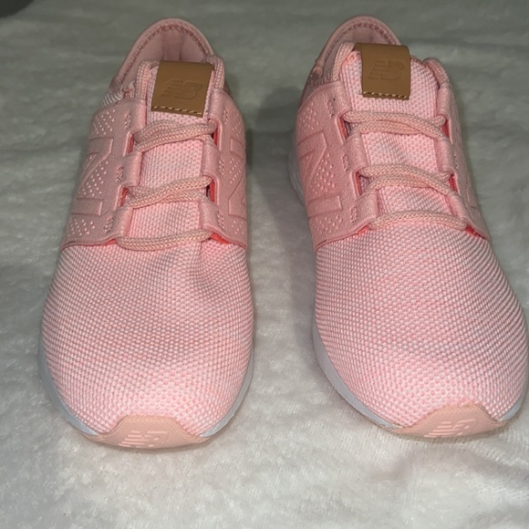 Women’s New Balance Fresh Foam Cruz V2, Size 7 - Picture 2 of 5